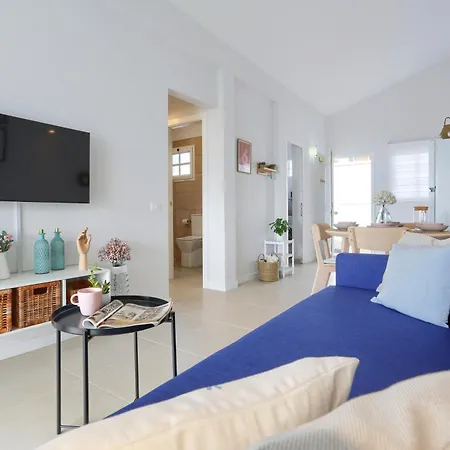 아파트 Recently Renovated, With Views, Barbecue And Outdoor Shower