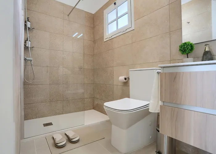 Apartment Recently Renovated, With Views, Barbecue And Outdoor Shower