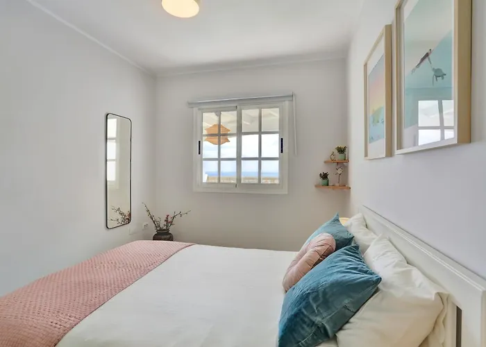 Apartment Recently Renovated, With Views, Barbecue And Outdoor Shower